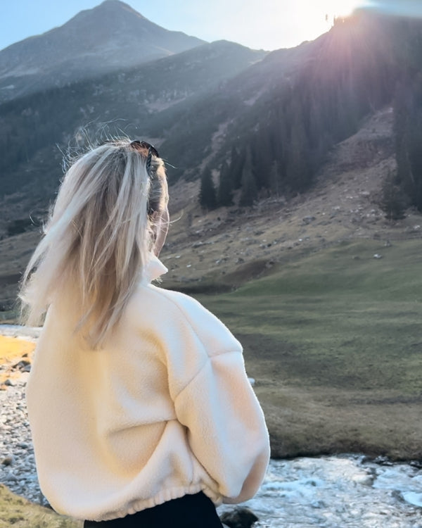 weisse Plüsch Kuschel Fleece Jacke mit Kragen - Warme Damen Fleecejacke 