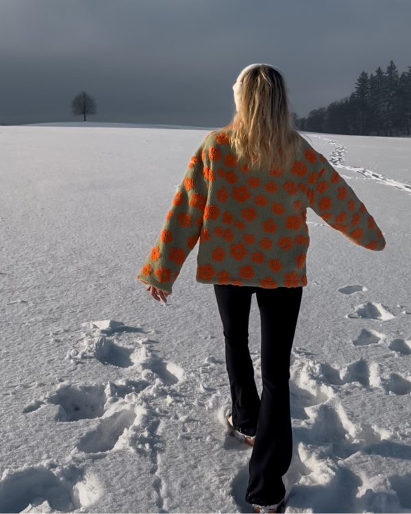 warmer Oversize Fleece Pullover mit Blumen Motiven in orange 