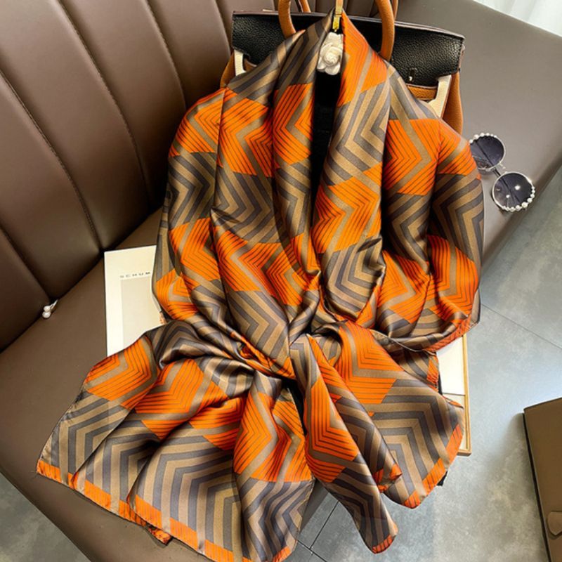 Orange-Braunes Satin Foulard Tuch mit geometrischen Formen - Elegantes Chices Damen Foulard Schal 