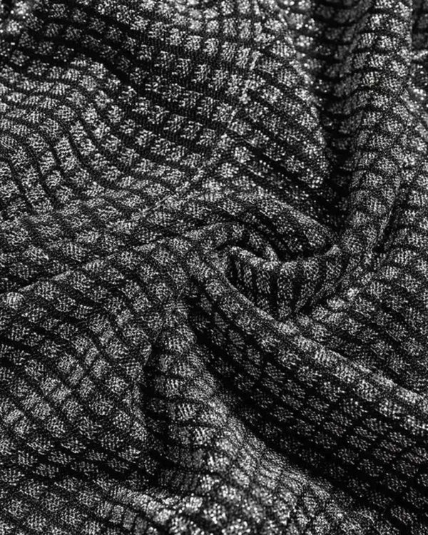 Weiches und angenehmes Herren Top mit Kragen und Fransen