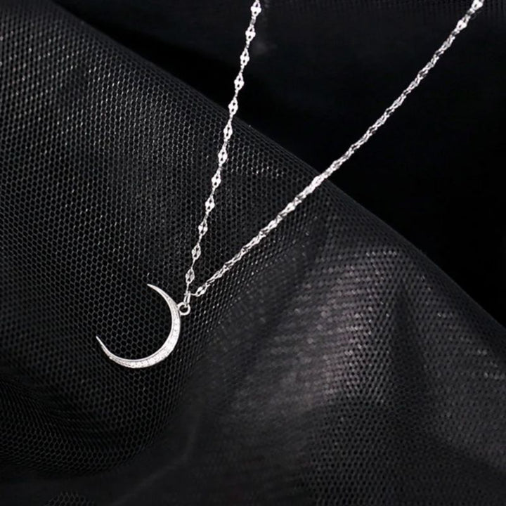 Silberne feine Fusskette mit Halbmond Symbol und aus echt Silber 925