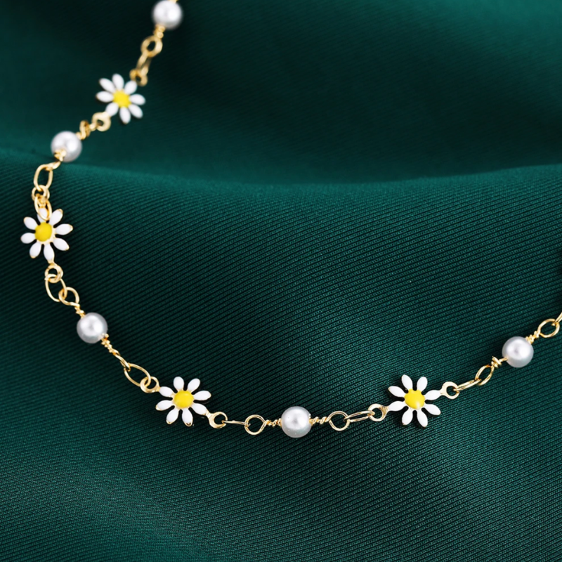 Femininer Fussschmuck mit Daisy-Anhängern