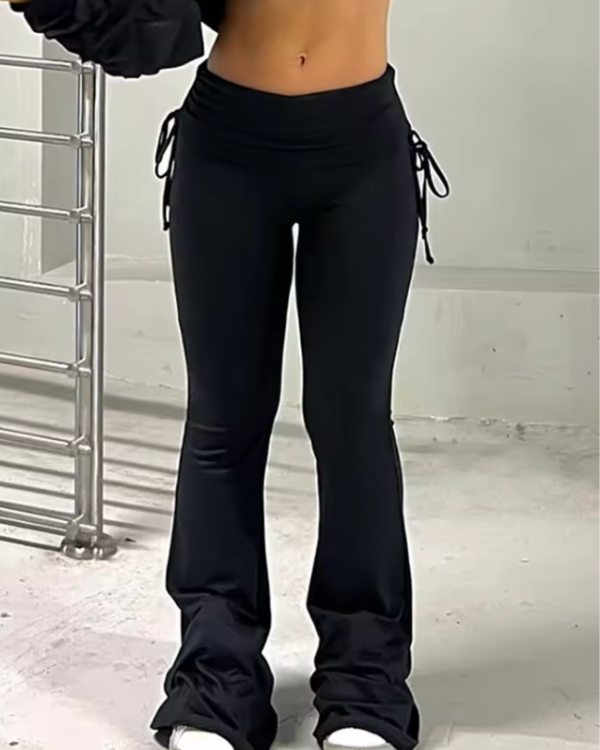 schwarze elastische Sporthose mit weichem Bund