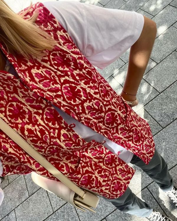 Retro Steppweste in rot-pink mit Floral Muster 