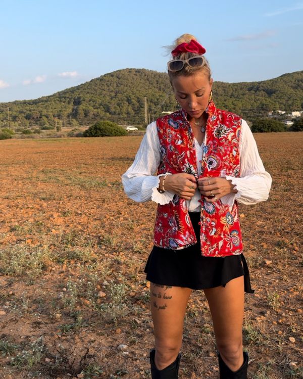 rote Steppweste mit Paisley Muster in rot 