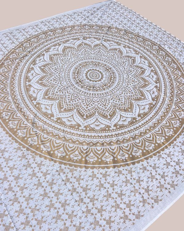 XXL Tuch in weiss mit goldigem Mandala Spirituellem Design - Strandtuch, Bettlaken und Wandtuch in einem 