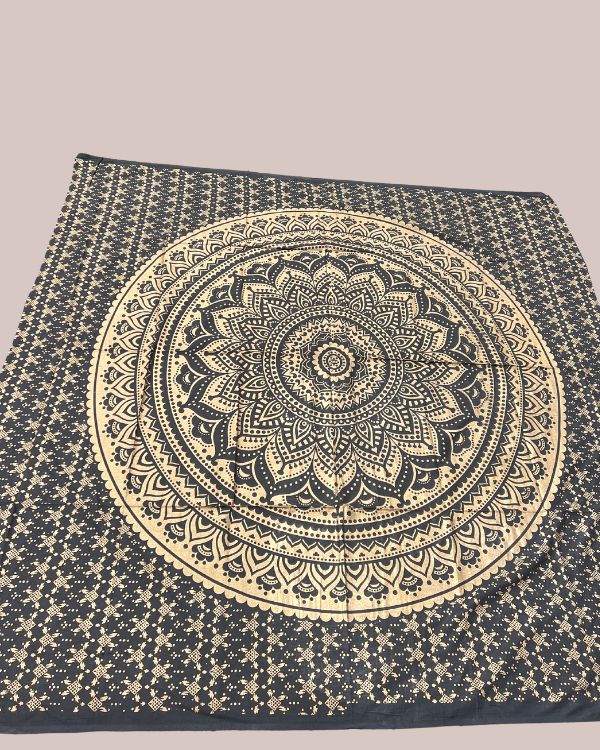 Grosses XXL Tuch in schwarz mit goldigem Mandala - Bettlaken, Strandtuch, Wandtuch 