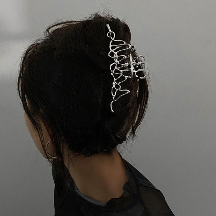 Aesthetic Haarklammer aus Leichtmetall in speziellem Metall Design in silber 