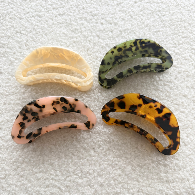 Halbrunde Haarklammern im Retro Style Design 