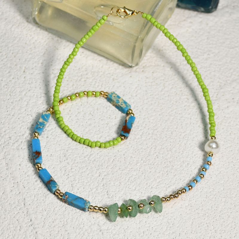 Strandinspiration: Grüne Perlenkette für deinen Look
