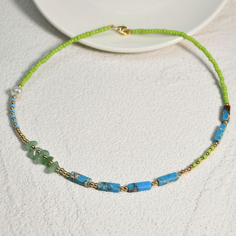Stilvolle Grüntöne in einer einzigartigen Halskette