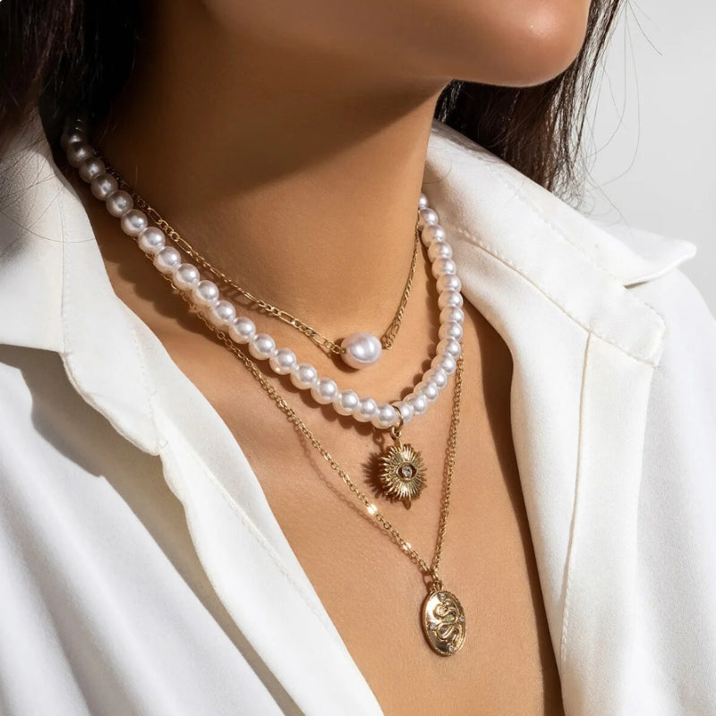 Modeschmuck Perlen Halsketten Set aus 3 diversen Ketten 