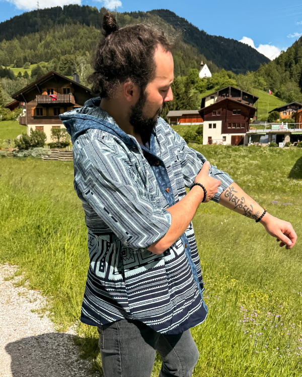 Boho Herren Übergangsjacke mit Kapuze und geometrischen Hippie Look Mustern