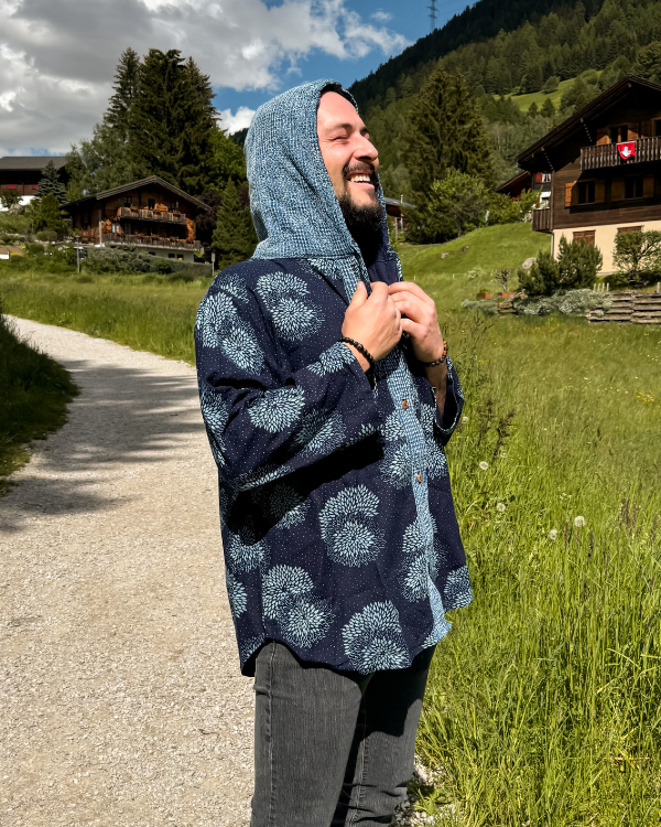 Jean Look Herren Übergangsjacke mit Kapuze und Boho Print 