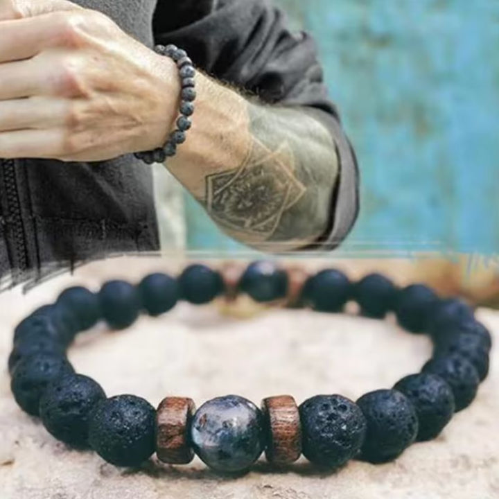 schwarzes Vulkanstein Männer Armband mit Holz Perlen Details 