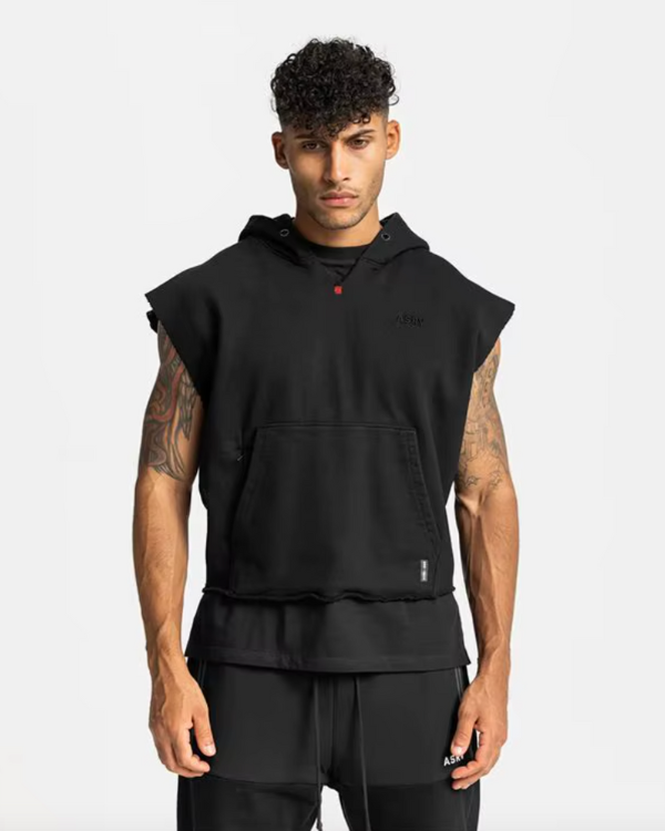 Schwarzer Muscle Fit Hoodie ohne Ärmel – stylische Sportmode für Herren