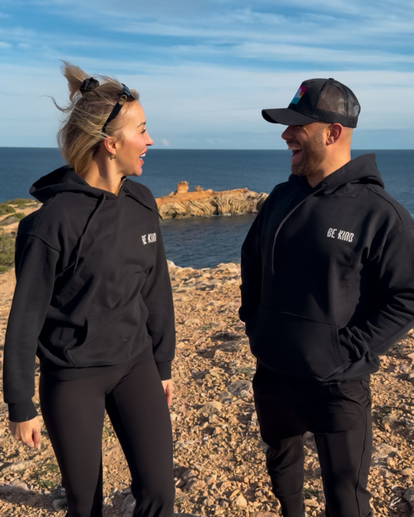 schwarzer BE KIND Kapuzenpullover für Sie und Ihn! Partner- Freund Pullover 