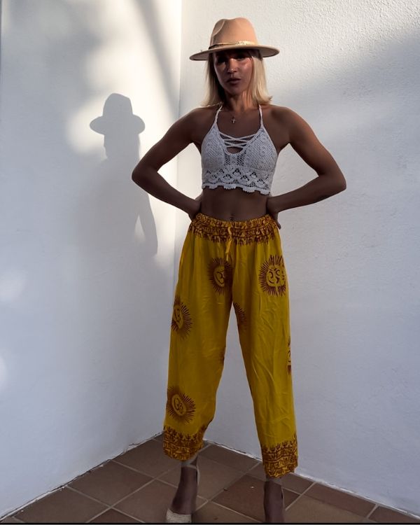 Bohemian-Look für entspannte Tage - Gelbe Hippie Om Hose