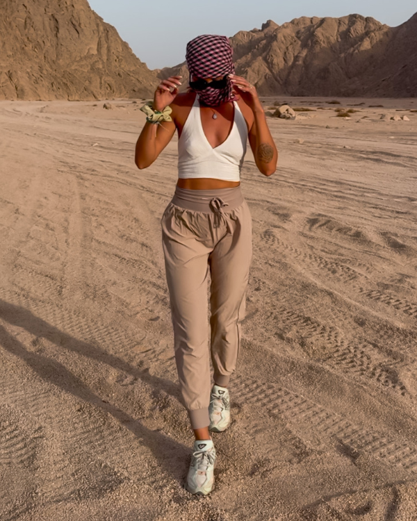 Leichte beige Jogginghose für Damen mit Kordelzug