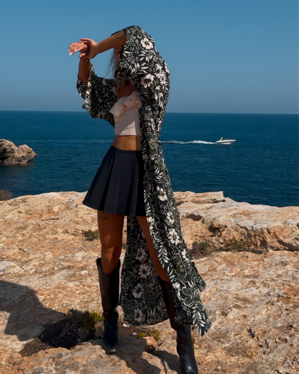 Langer Festival Boho Kimono in schwarz-weiss mit Floral Muster 