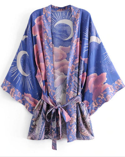 Trendiger Kimono in Blau-Violett mit mondähnlichen Symbolen und Taillengurt
