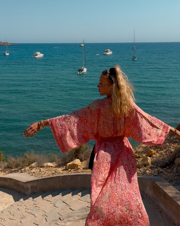 Boho Ibiza Style Kimono mit Blumen Muster - Orange-pinker Sommer Kimono 