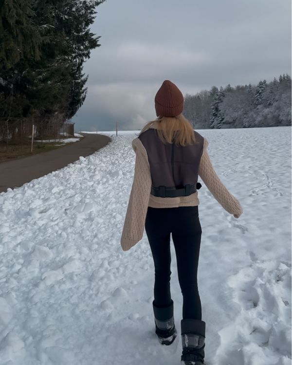 Braunes Kunstleder Gilet mit Plüsch und Schnalle 