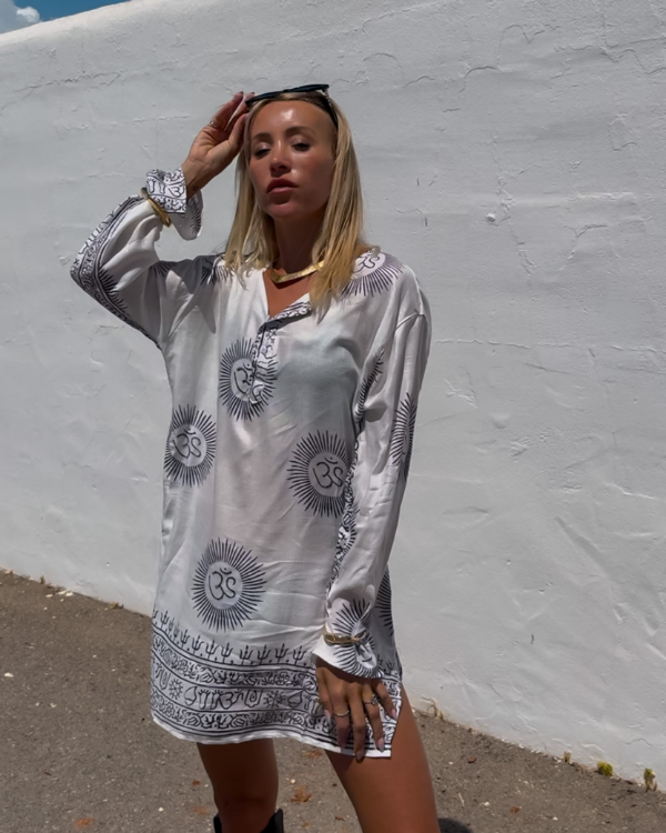 Om-Kurta leicht und sommerlich - weisser Boho Kurta Shirt mit Om Zeichen