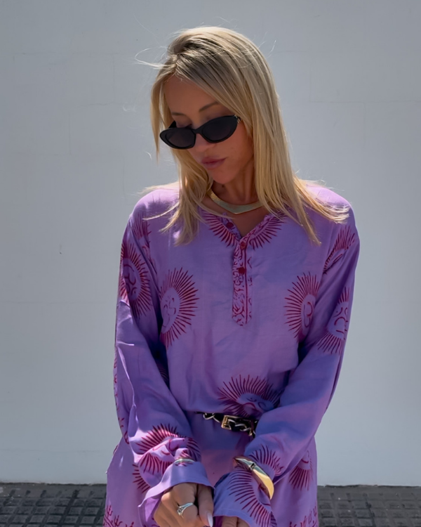 Luftige Kurta Damen mit spirituellem Look