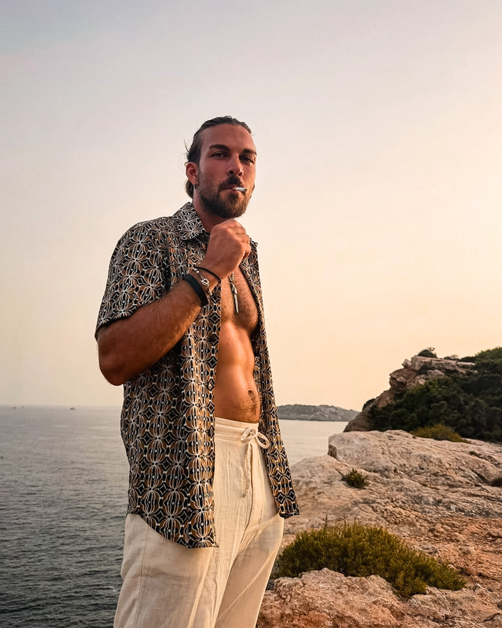 Herren Hemd mit braunem Muster | Ethno Muster | Boho Ibiza Style 