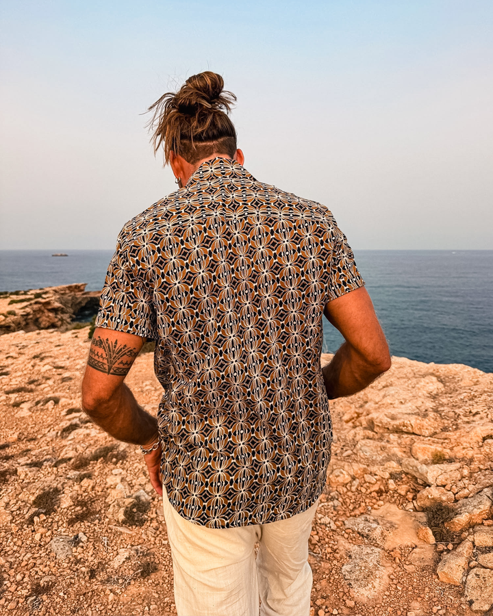 Kurzarm Herren Hemd mit Kragen und Ethno Boho Muster 