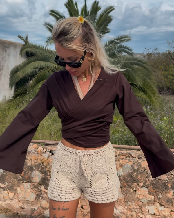 Yara Wickelshirt Braun im Ibiza-Stil