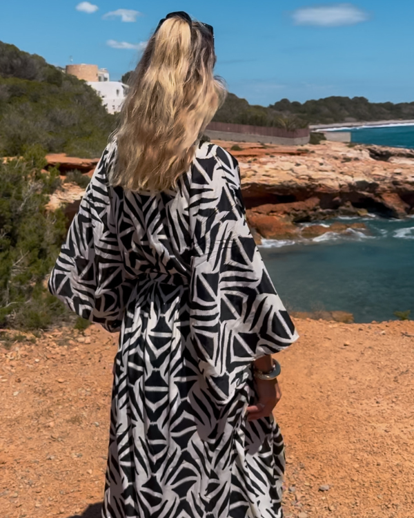 Boho Kimono Midnight Dunes in Schwarz-Weiss - Gemusterter Festival Style Kimono