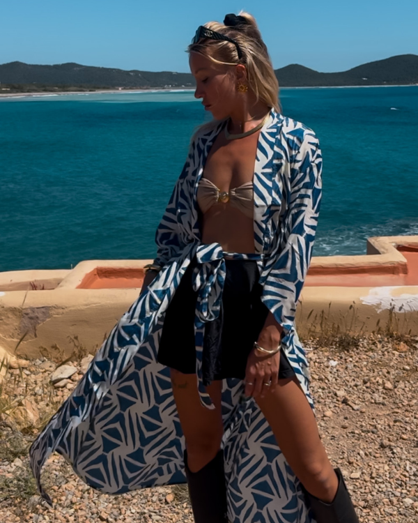 Ibiza Kimono Damen in blau-weiss gemustert mit Goldschimmer