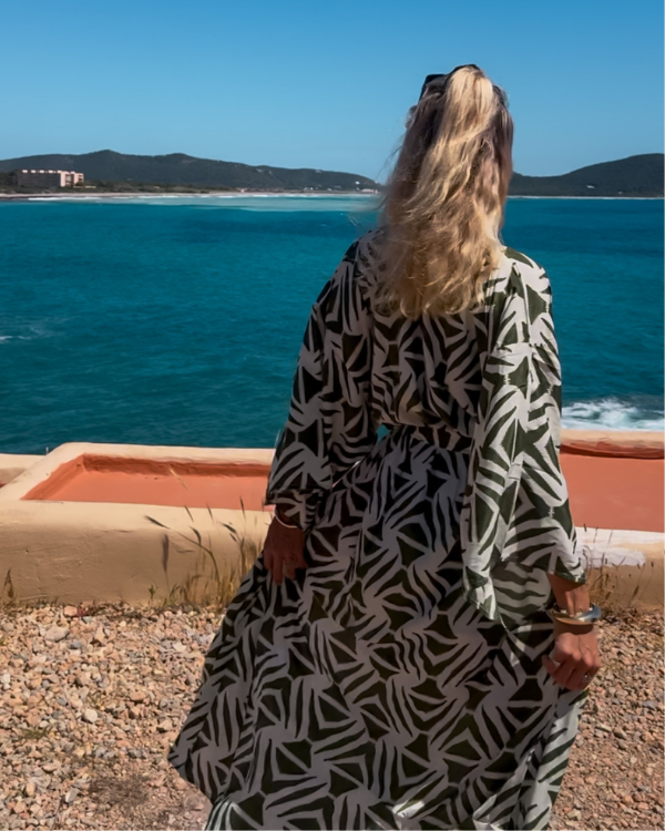 Kimono Wild Leaf in grün-weissem Print - Stillvoller Boho Kimono 