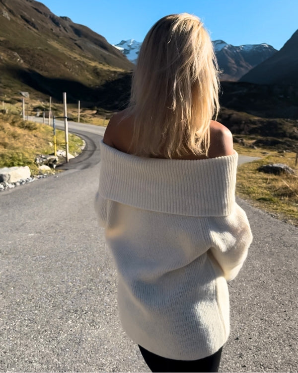 creme-weisser Damen Pullover mit weitem Kragen - Kuscheliger Oversize Pullover 