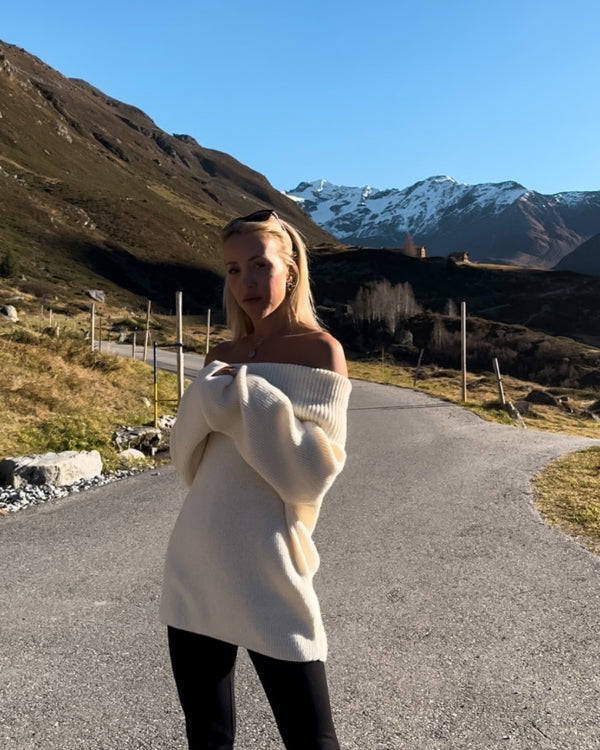 Stillvoller kuscheliger Oversize Damen Pullover mit weitem Kragen, Schulterfrei 