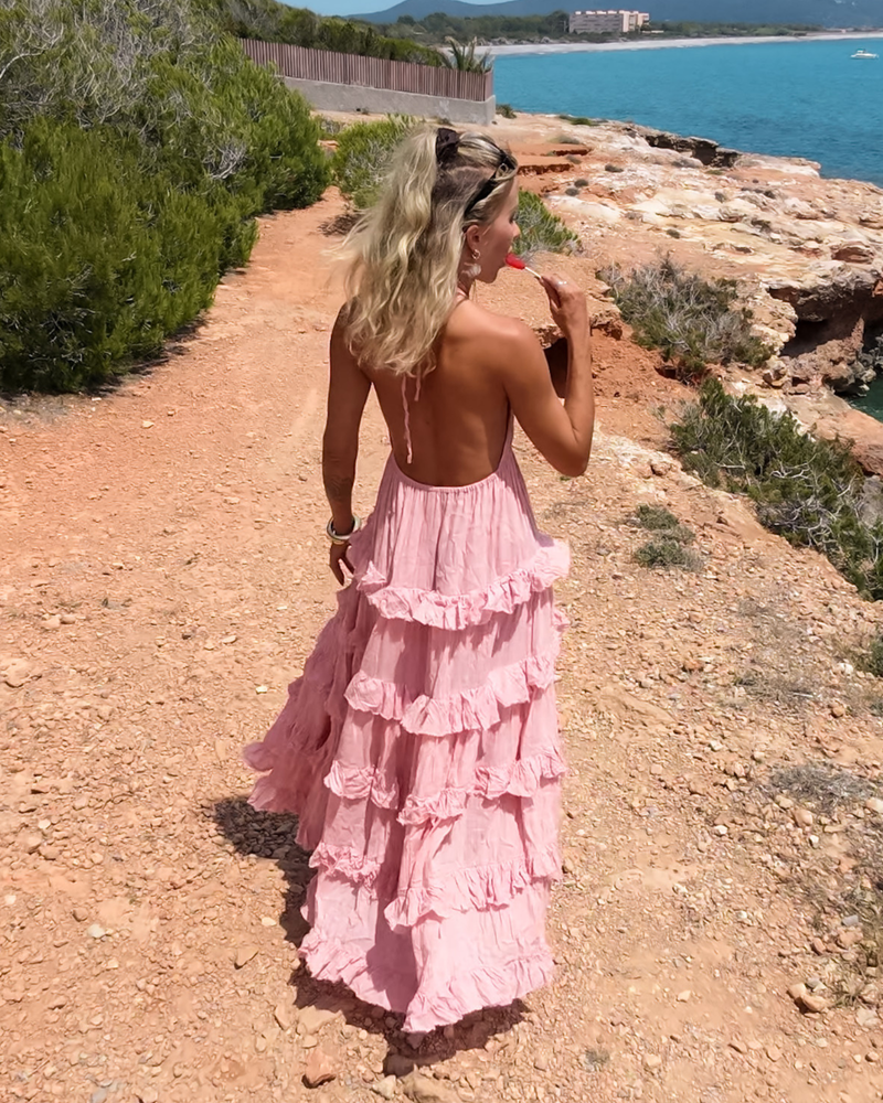 Feminines Damen Sommerkleid in hellrosa und mit offenem Rücken 
