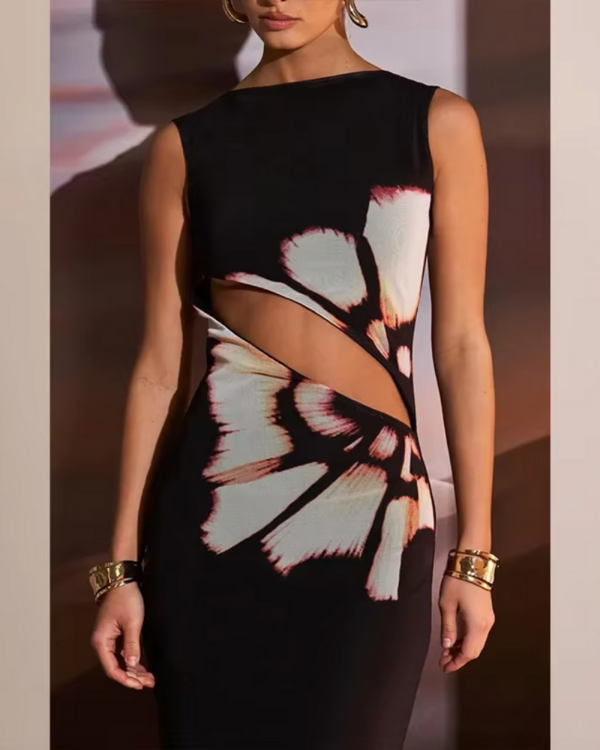 Langes Sommerkleid mit Blume als zentrales Design-Element