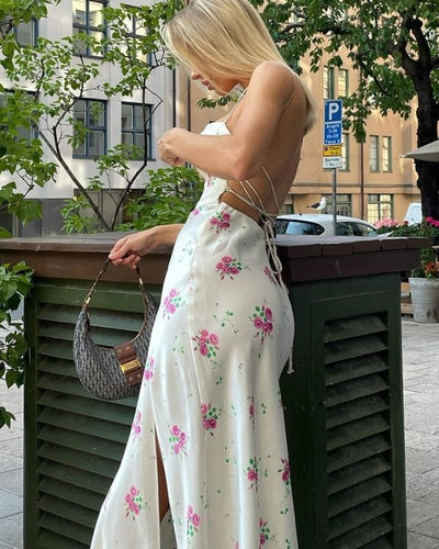Süsses Kleid für einen bezaubernden Auftritt - Weisses Kleid mit rosa Blumen Mustern 