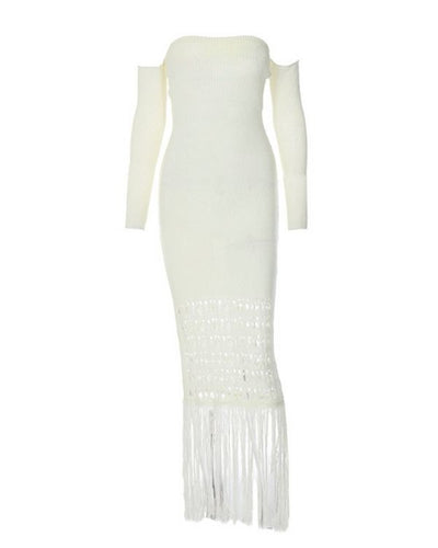 Elegantes bodenlanges Kleid mit Fransen und raffiniertem Cut-out-Muster
