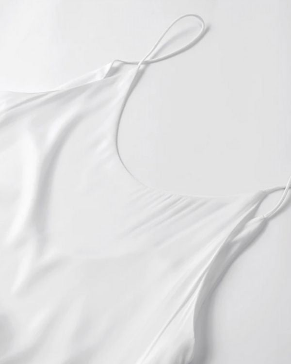 weisses Satin Damen Kleid mit feinen Spaghetti Trägern 