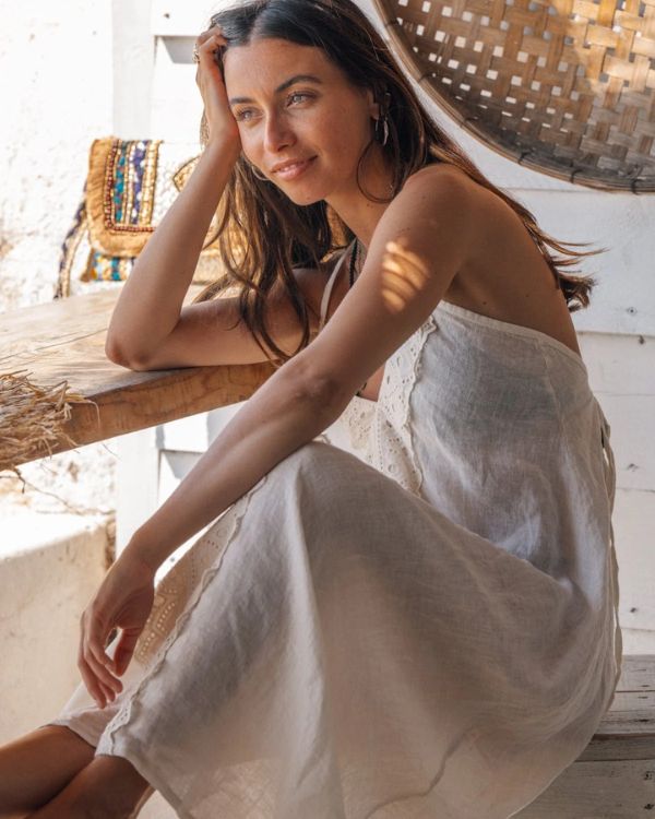 Beiges elegantes Bohochic Sommerkleid aus Leinen 
