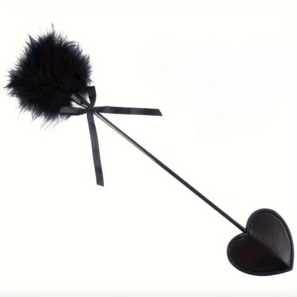 Love Flogger Peitsche mit Federn und Herz