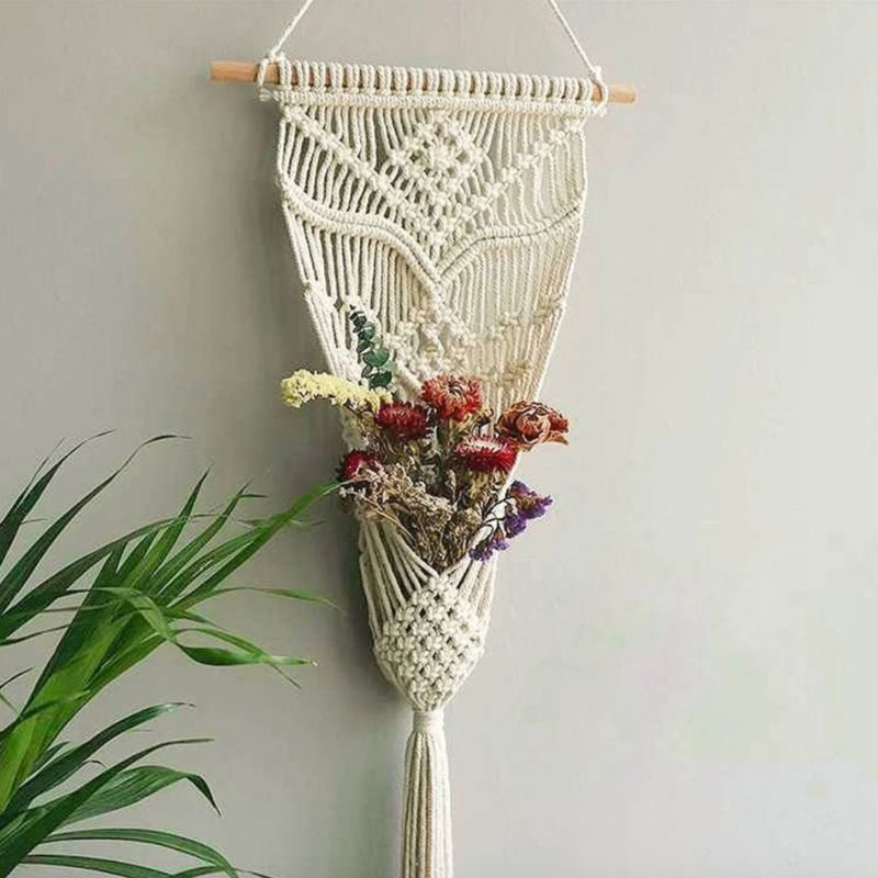 Makramee Blumentopf Hänger aus weisser Baumwolle - Boho Wohndekoration mit Blumen 