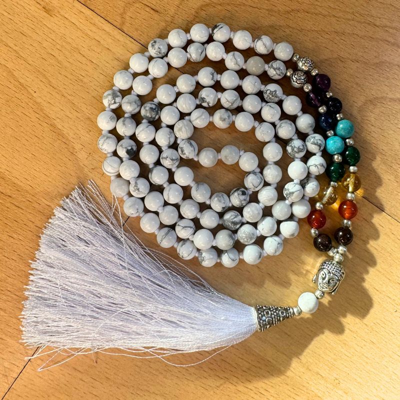 weisse Buddhistische Meditationskette Mala Kette mit Buddha Symbol 