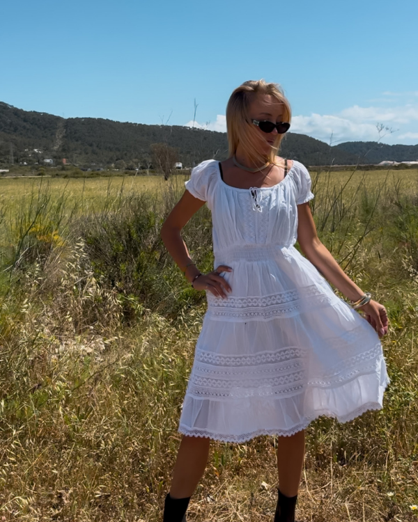 Weisses Sommerkleid aus Baumwolle mit Spitze - Midi Damen Kleid 
