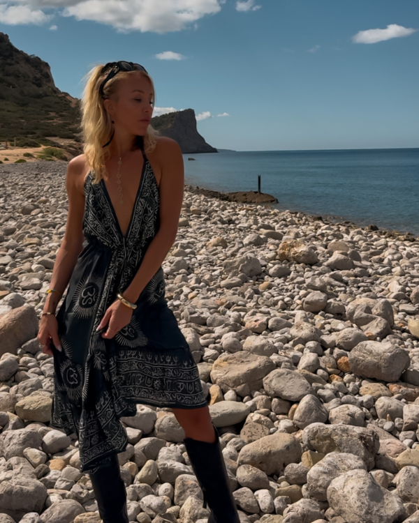Spirituelles schwarzes Kleid Sommer - Midi Boho Kleid Hippie Chic 
