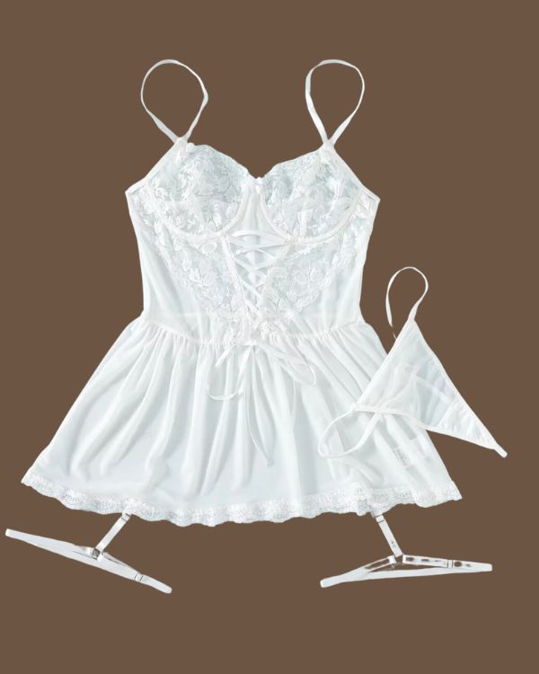 weisses Damen Babydoll Negligee mit String Tanga und Strapsen in weiss 