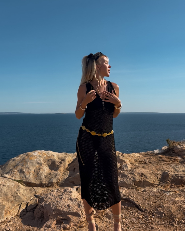 Schwarzes Netz Kapuzen Kleid Desert Moon